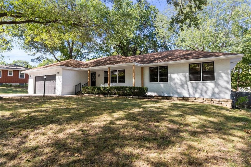 908 NW Kabel St, Blue Springs, MO 64015 - photo 1