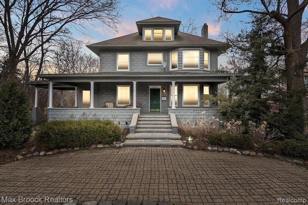 01-2300-W-Maple-Rd-WindowStill-Real-Estate-Photogr