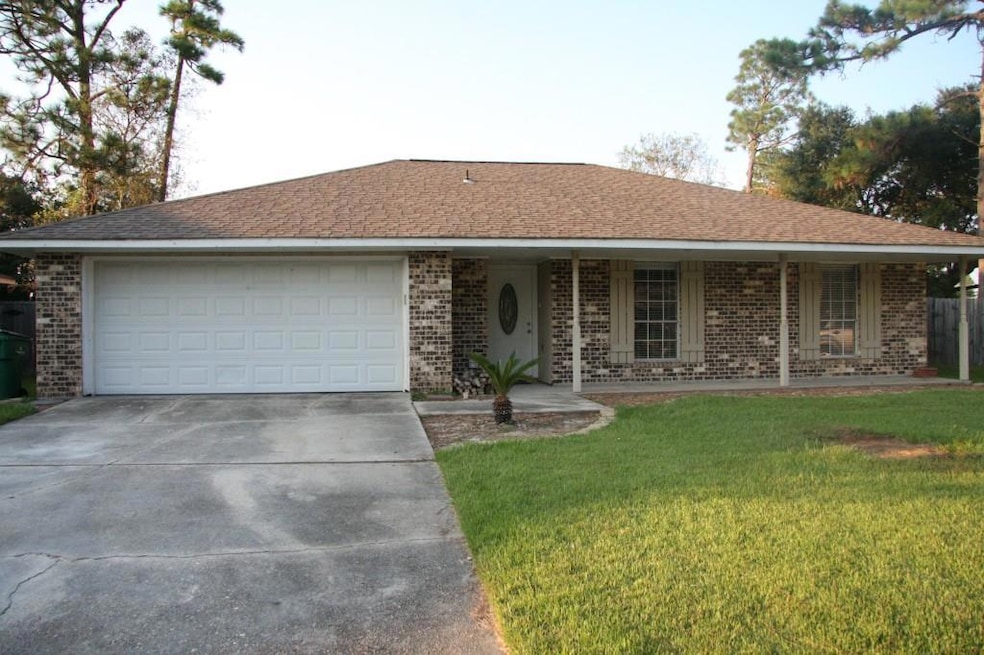 208 Lake Huron Ct, Slidell, LA 70461 - photo 1