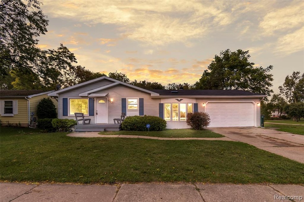 5420 Sunrose Ave, Lansing, MI 48911 - photo 1