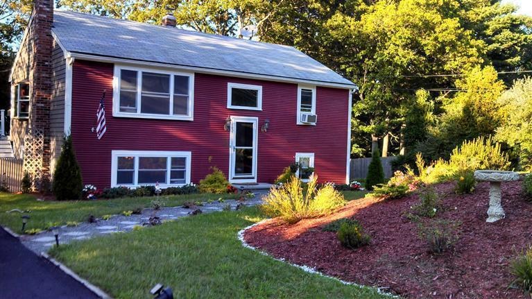 11 Howard Ave, Buzzards Bay, MA 02532 - photo 1