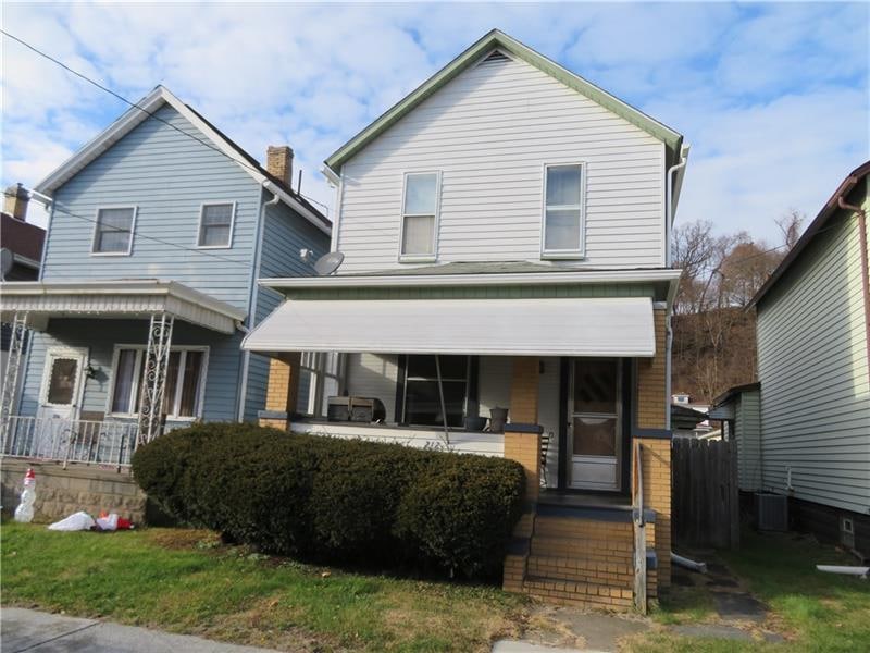212 Mckinley Ave, East Vandergrift, PA 15629 - photo 1