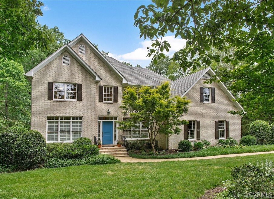 View of front of home featuring a front yard