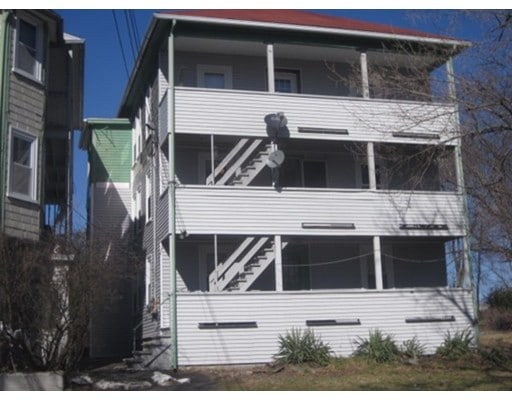 8 Robinson St unit 2, Webster, MA 01570 - photo 1