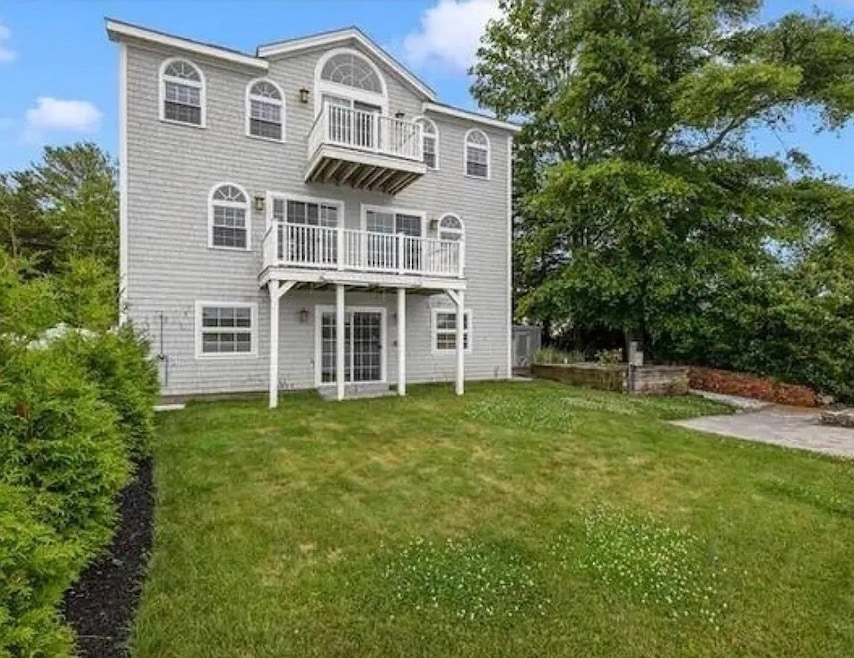 67 Lawrence Ct, Tiverton, RI 02878 - photo 1