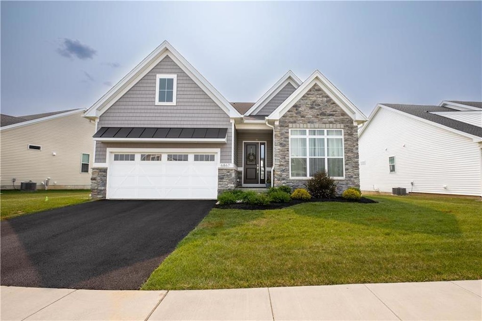 6867 Tulip Ln, Bath, PA 18014 - photo 1