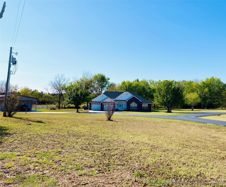 1107 S Thompson Ave, Cushing, OK 74023 - photo 1