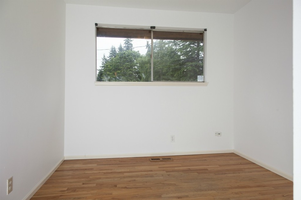8307 215th St SW, Edmonds, WA 98026 - photo 1