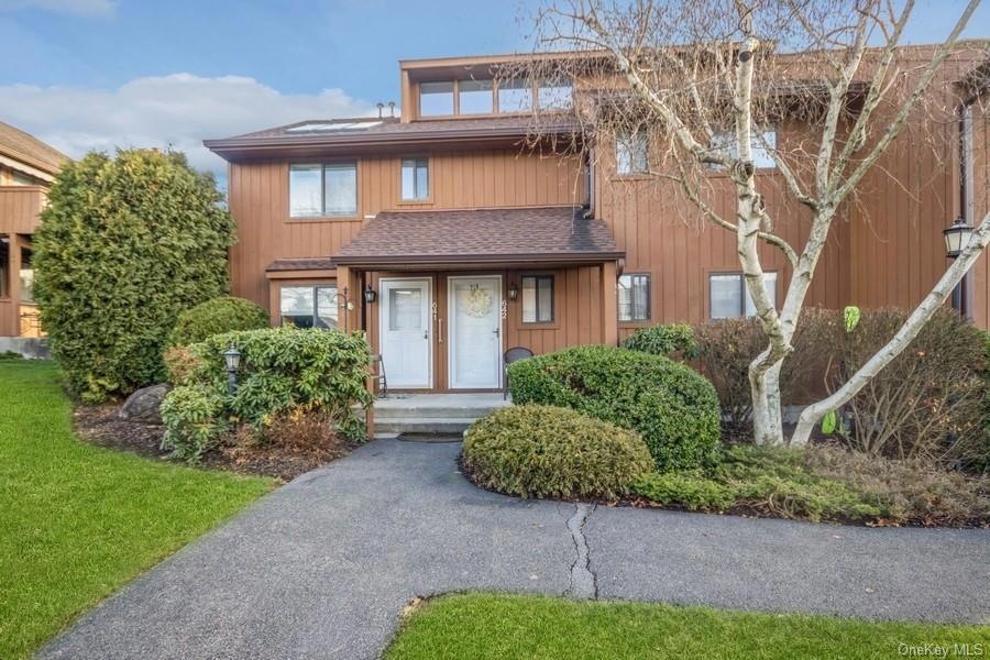 642 Panorama Dr, Mohegan Lake, NY 10547 - photo 1