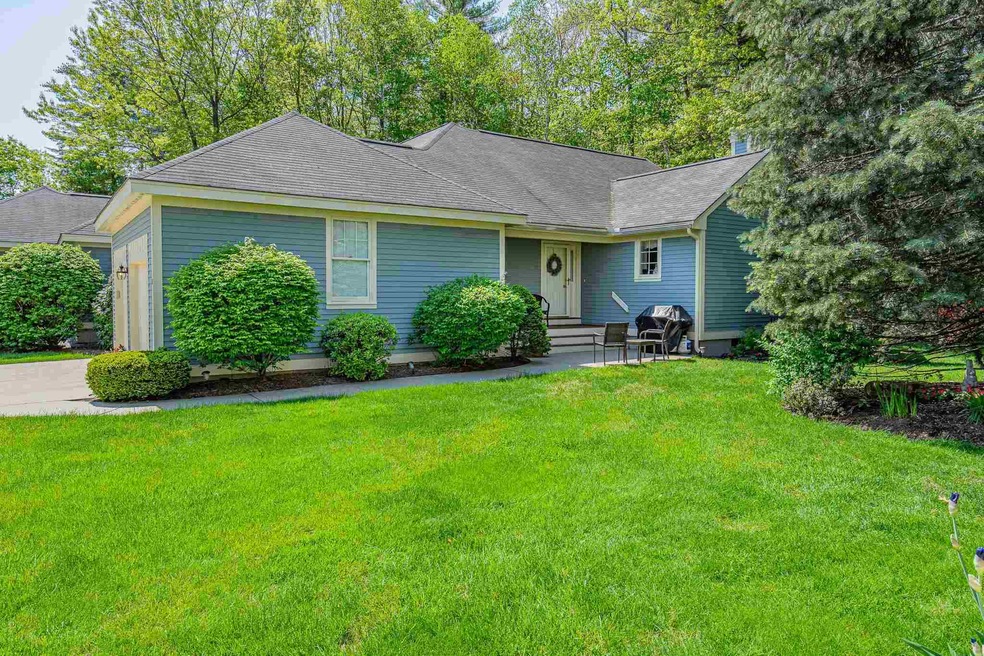 11 Spyglass Point Cir, Bedford, NH 03110 - photo 1