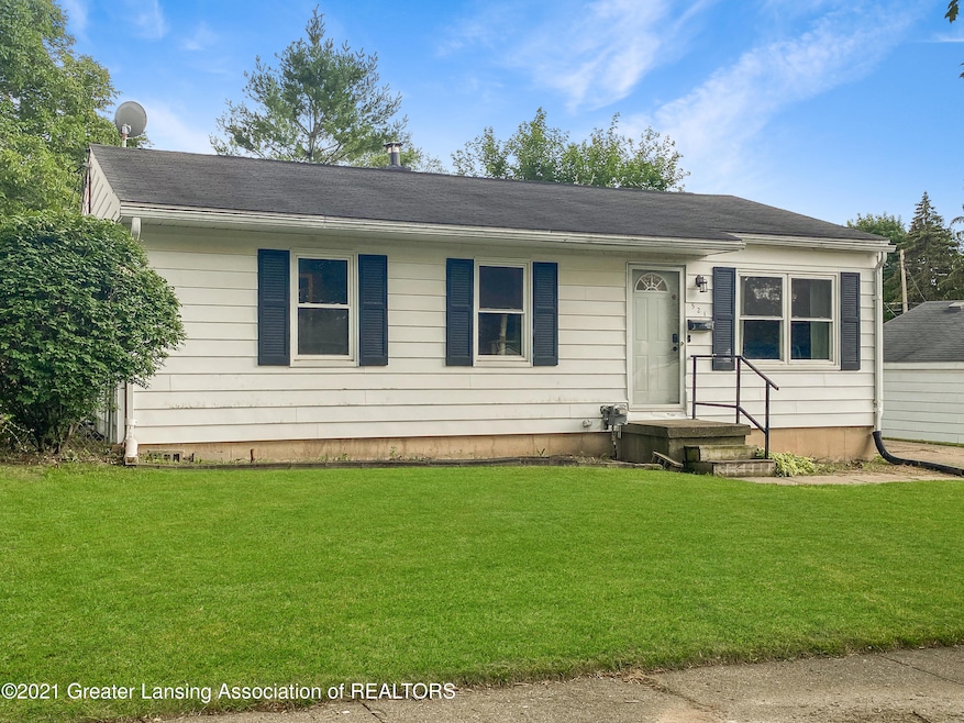 521 Beechwood St, Lansing, MI 48910 - photo 1