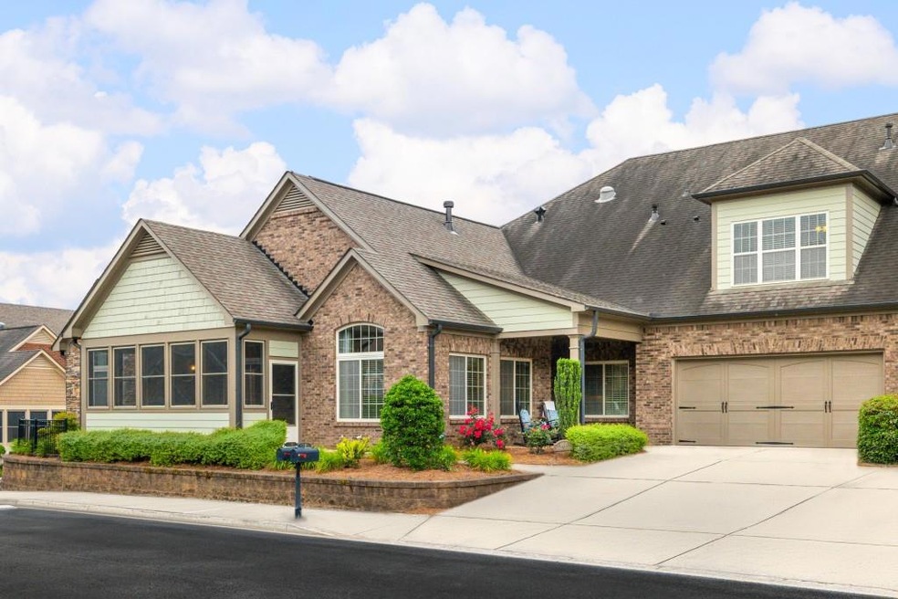 Gorgeous Westminster II is conveniently located ne