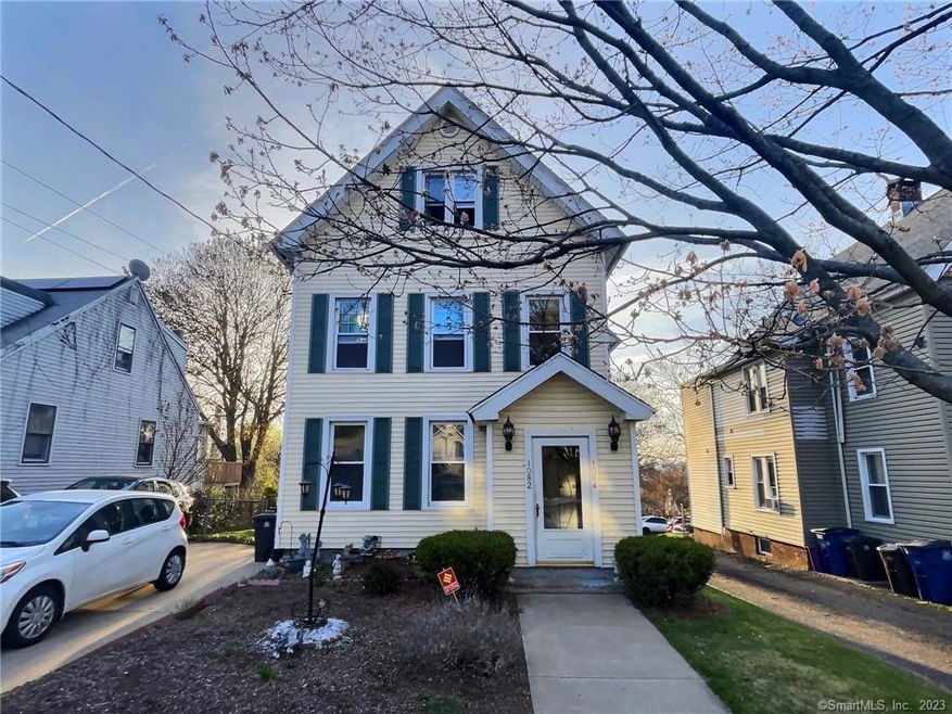 1082 Townsend Ave, New Haven, CT 06512 - photo 1