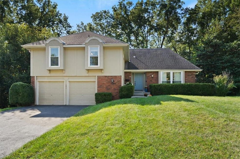 Pending $400,000 • Co-Listing Agent