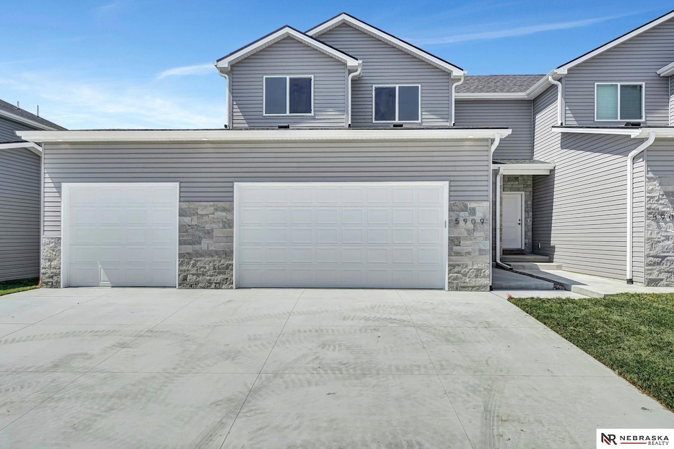 5909 S 94th St, Lincoln, NE 68526 - photo 1