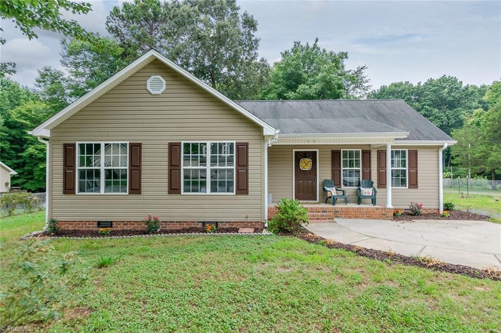 773 W Balfour Ave, Asheboro, NC 27203 - photo 1