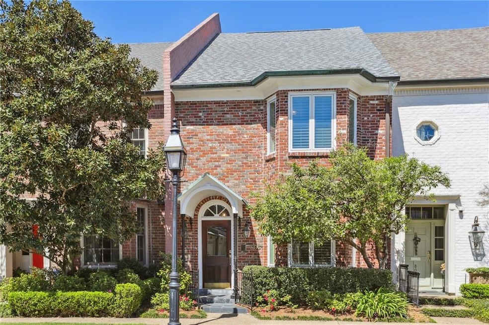 Live in this meticulously maintained, move-in read