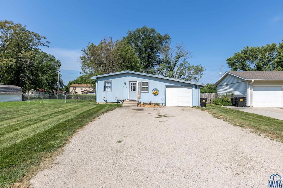 618 7th St, Onawa, IA 51040 - photo 1
