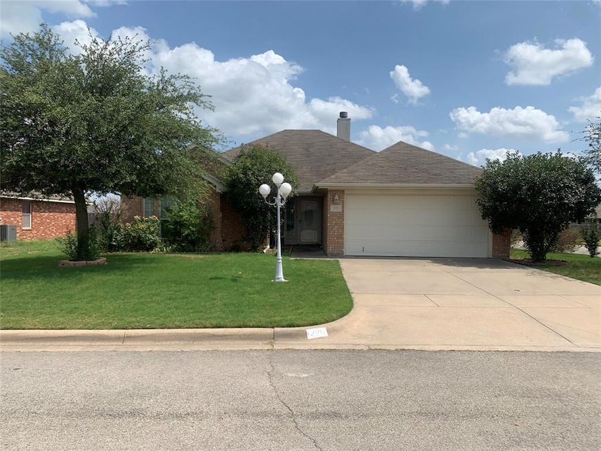 225 Rose Ave, Cleburne, TX 76033 - photo 1