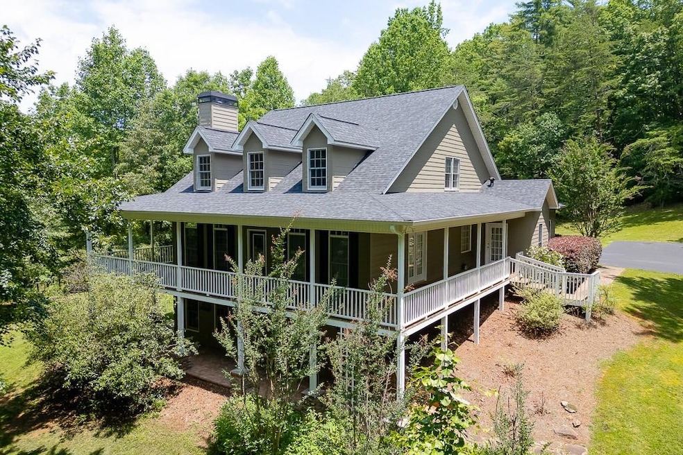 AMAZING wrap around deck with complete privacy from all neighbors