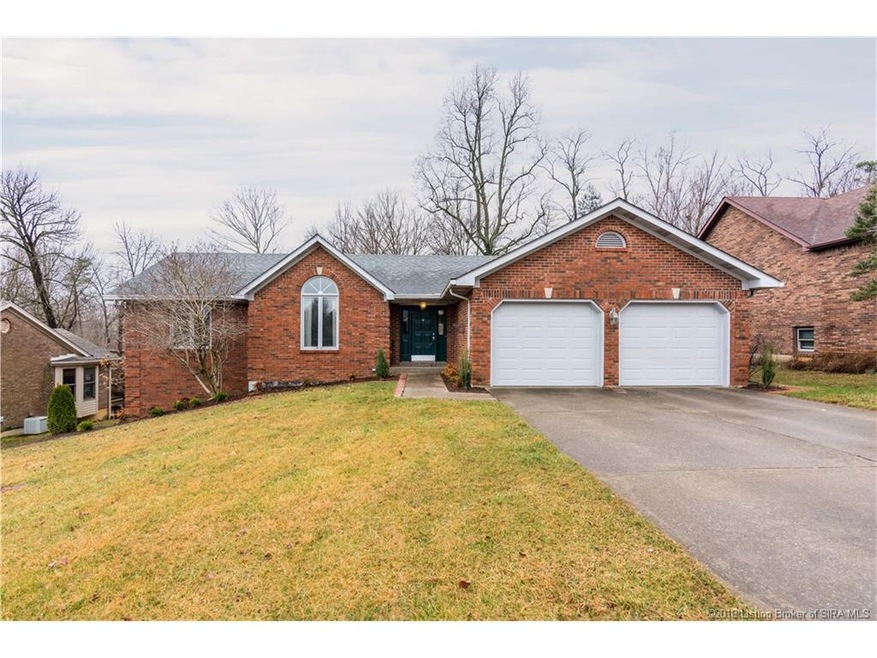 4615 Shadyview Dr, Floyds Knobs, IN 47119 - photo 1