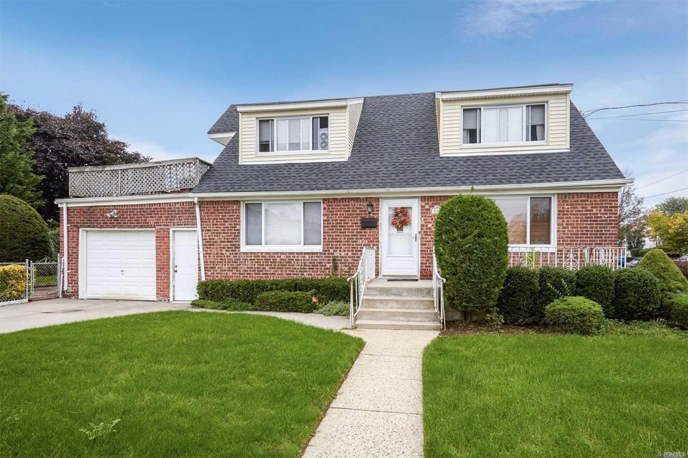 533 3rd St, Franklin Square, NY 11010 - photo 1