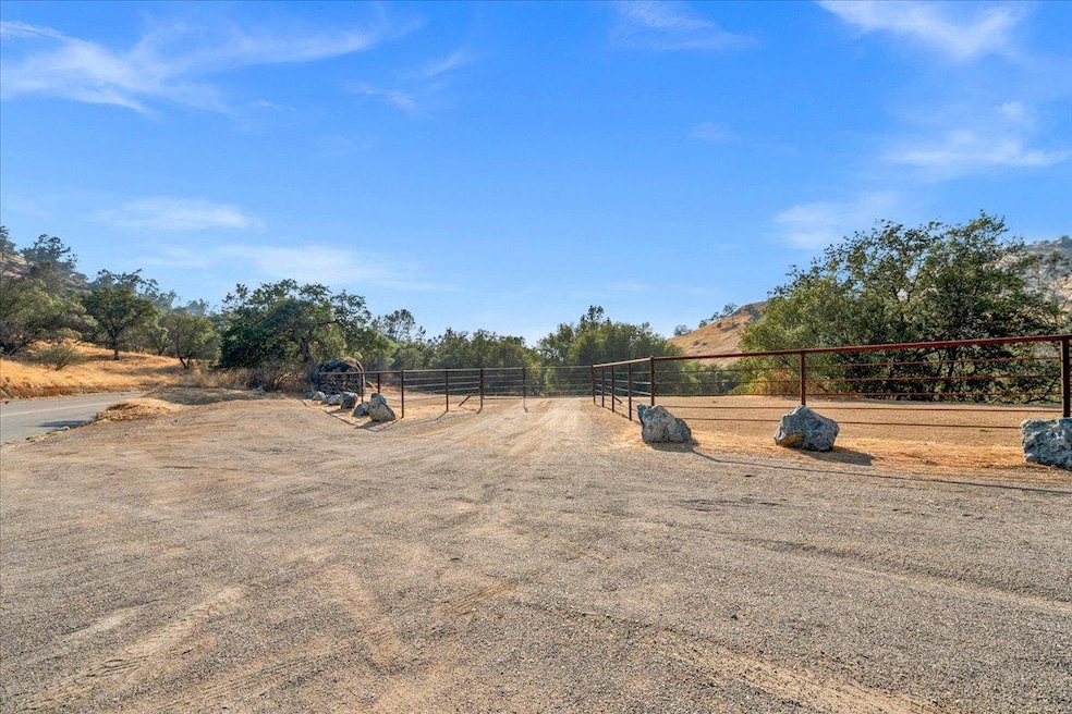 0 Sky Harbour Rd unit 636574, Friant, CA 93626 - photo 1