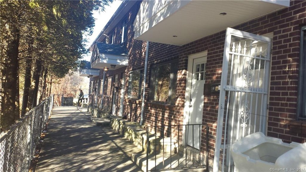 286 Waterville St unit 286, Waterbury, CT 06710 - photo 1