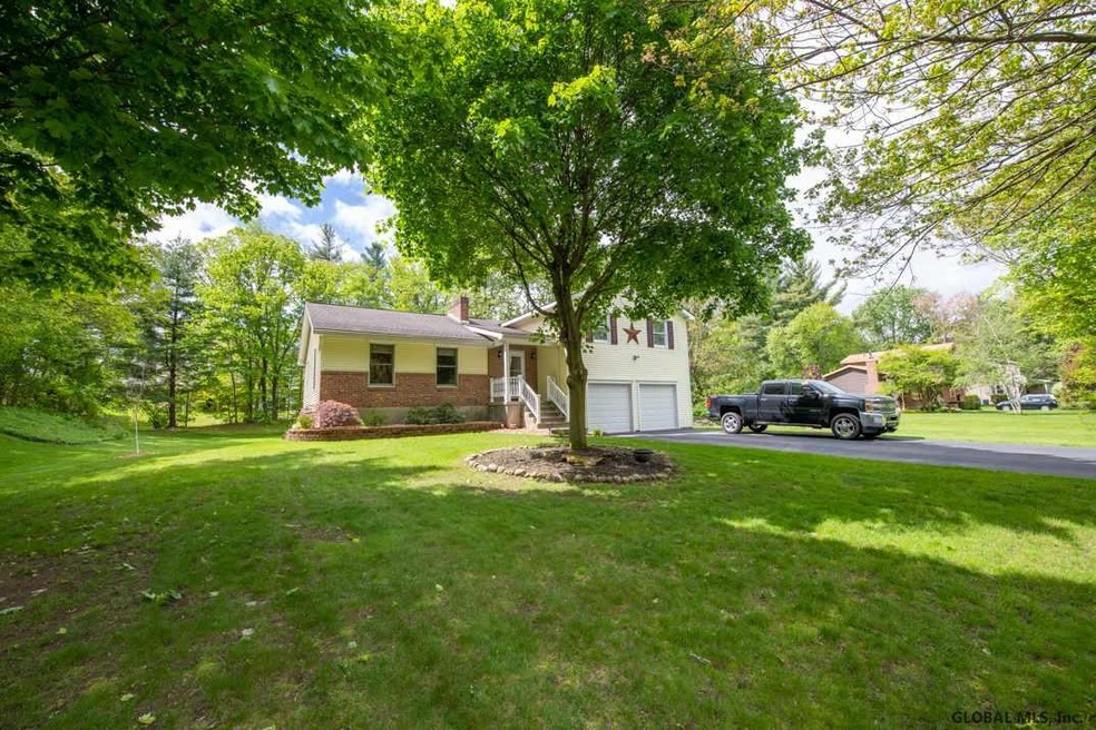 7 Maurice Ln, Clifton Park, NY 12065 - photo 1