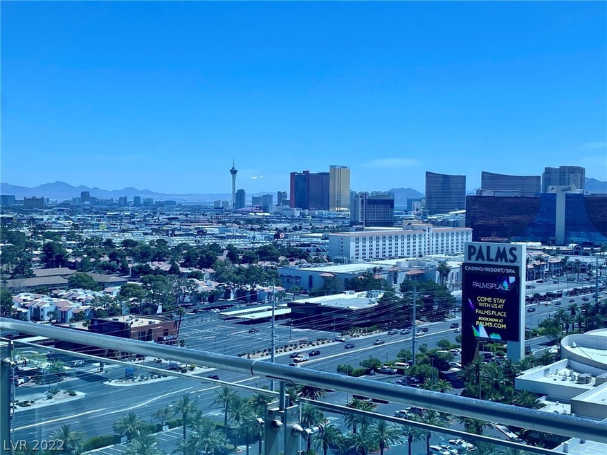 North Las Vegas Strip view to Resorts World