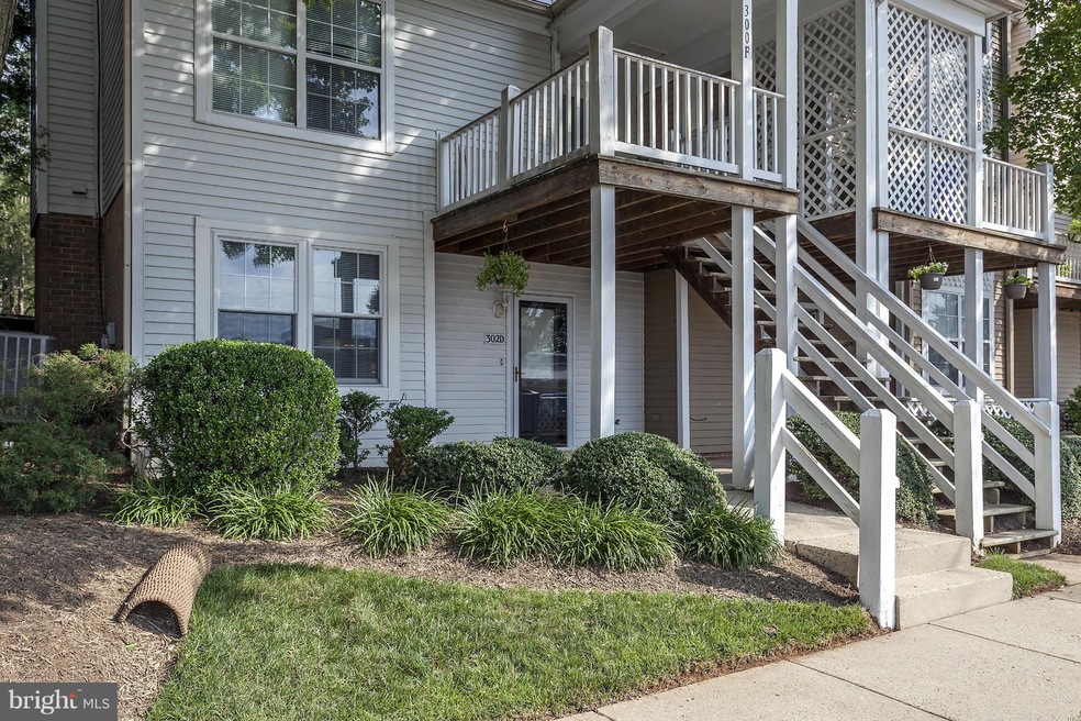 302D Locust St SE unit 9, Vienna, VA 22180 - photo 1