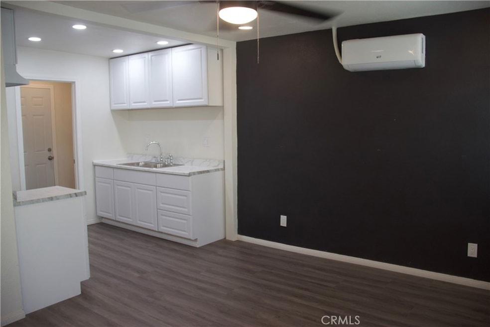 372 E 55th St, Los Angeles, CA 90011 - photo 1