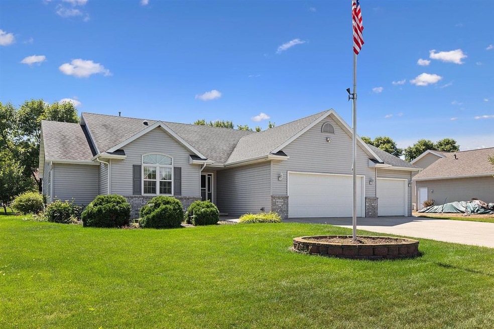 W5549 Brandon Way, Appleton, WI 54915 - photo 1