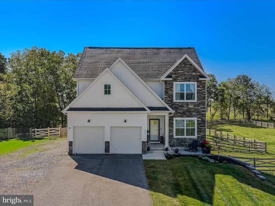 84 Triple Crown Ct, Kearneysville, WV 25430 - photo 1