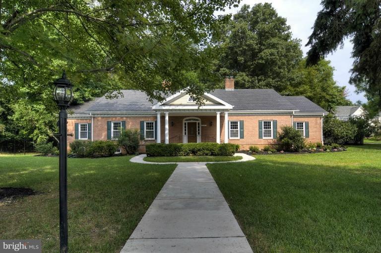 3320 Wilkins Dr, Falls Church, VA 22041 - photo 1