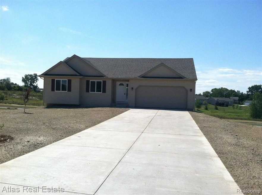 1184 Cimmaron Ct, Davison, MI 48423 - photo 1