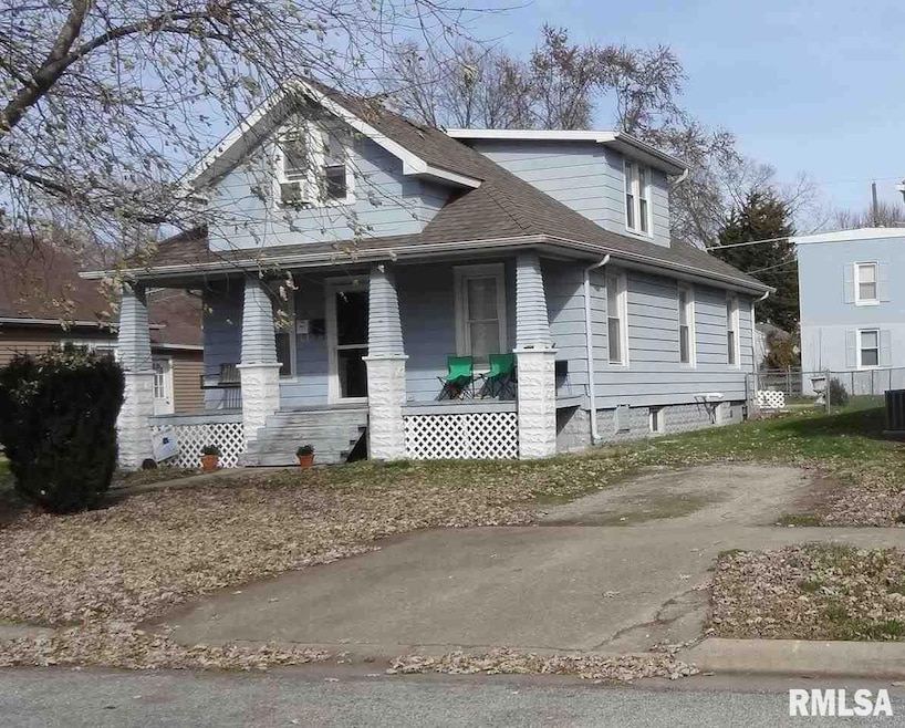 420 & 420 1/2 Williamette Ave, Lincoln, IL 62656 - photo 1