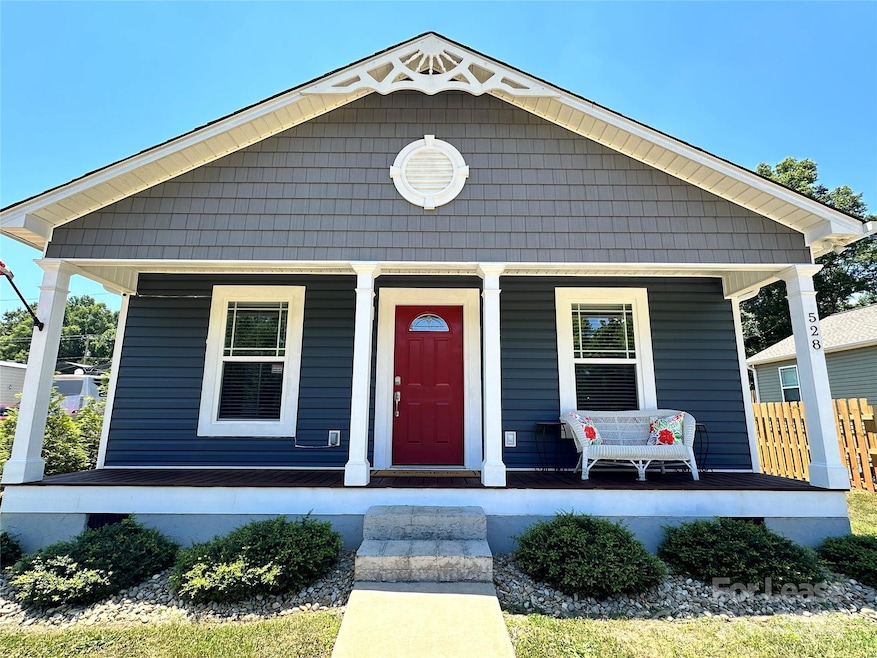 528 S Shamrock Ave, Landrum, SC 29356 - photo 1