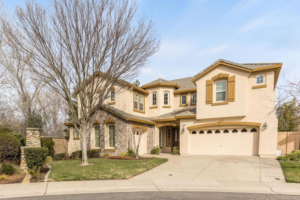 Sold $1,100,000 • Co-Listing Agent