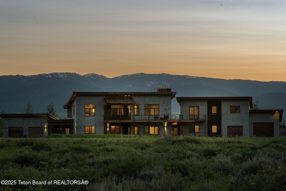 For Sale $3,200,000 • Co-Listing Agent