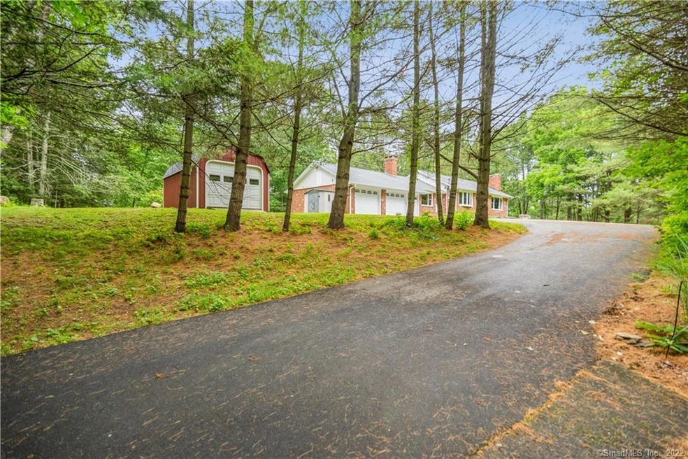 22 Richards Rd, Brookfield, CT 06804 - photo 1