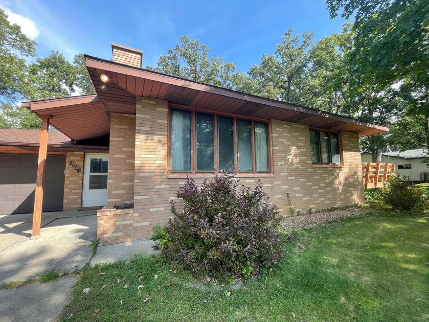 2004 Oak Dr, Sauk Rapids, MN 56379 - photo 1