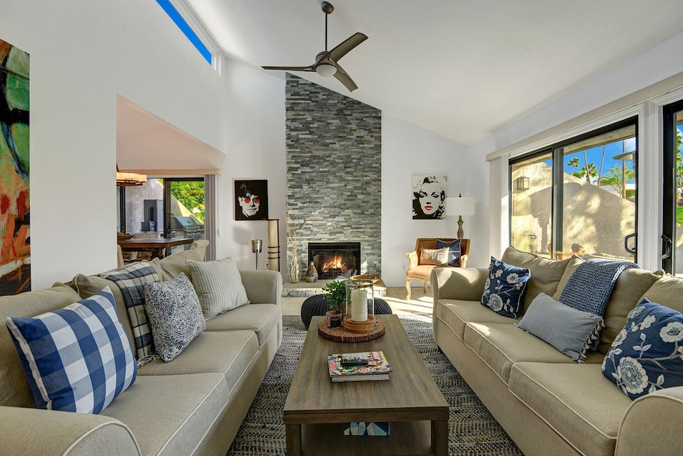 LIVING ROOM.jpg mls