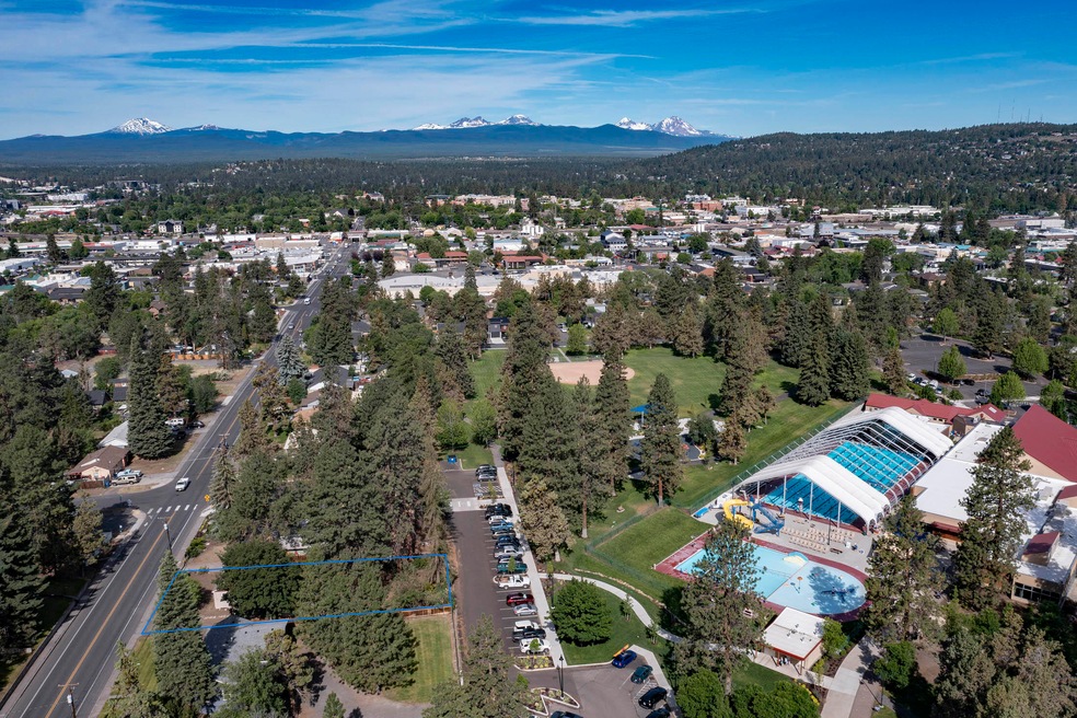 624 NE Franklin Ave, Bend, OR 97701 - photo 1