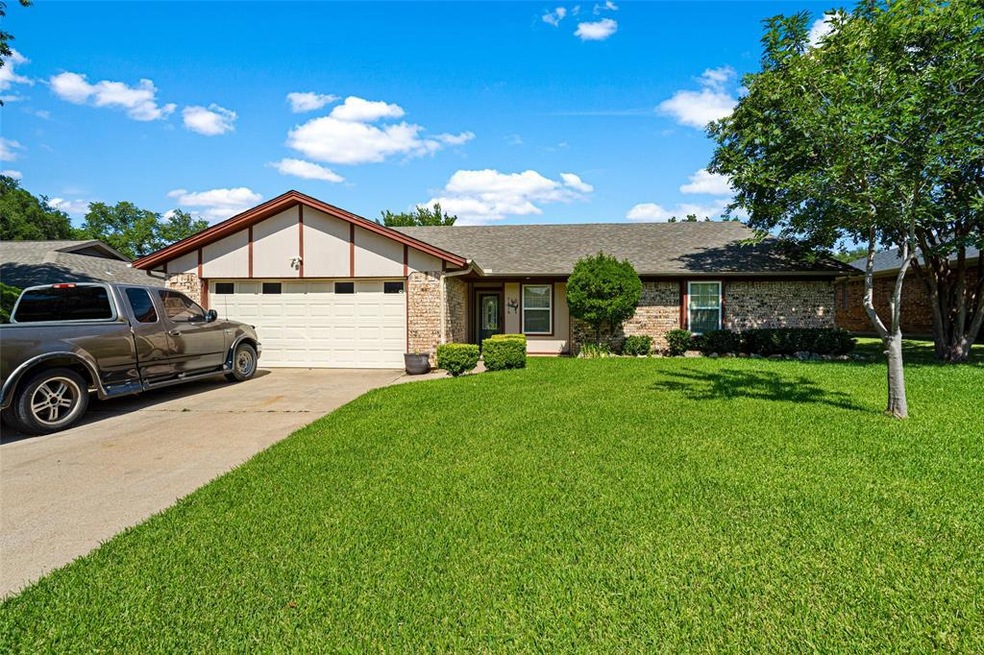 7616 Hunt Dr, North Richland Hills, TX 76182 - photo 1