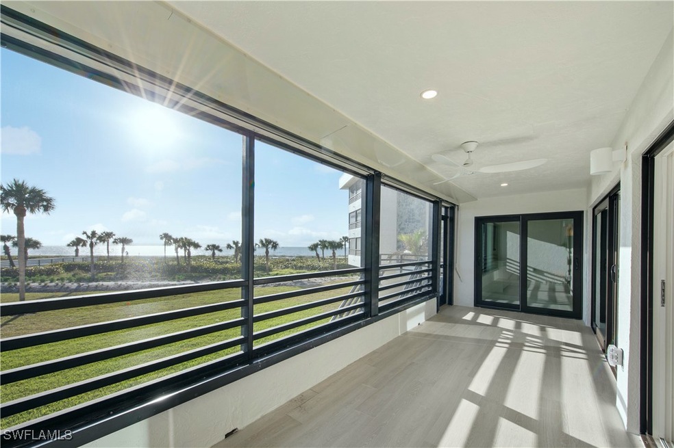Balcony with ceiling fan