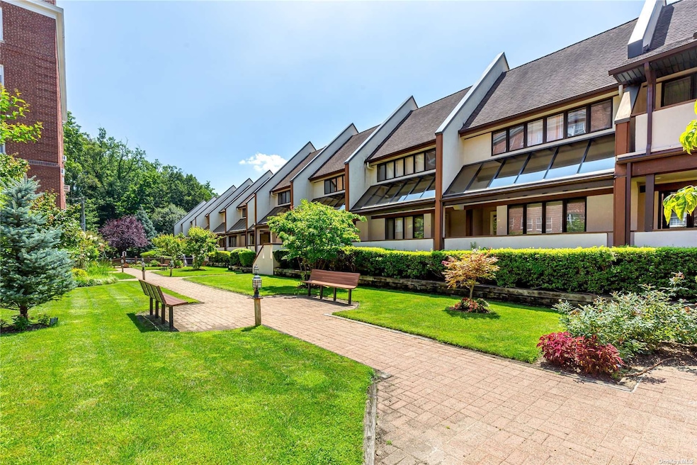 99 Clent Rd unit B104, Great Neck, NY 11021 - photo 1