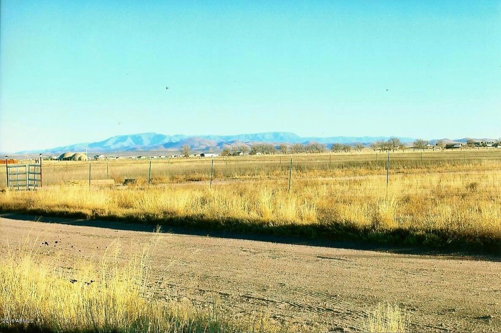 4600 W Duane Ln unit 39, Paulden, AZ 86334 - photo 1