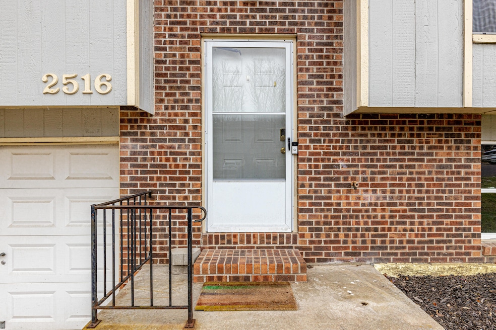 2516 Grandview Circle
