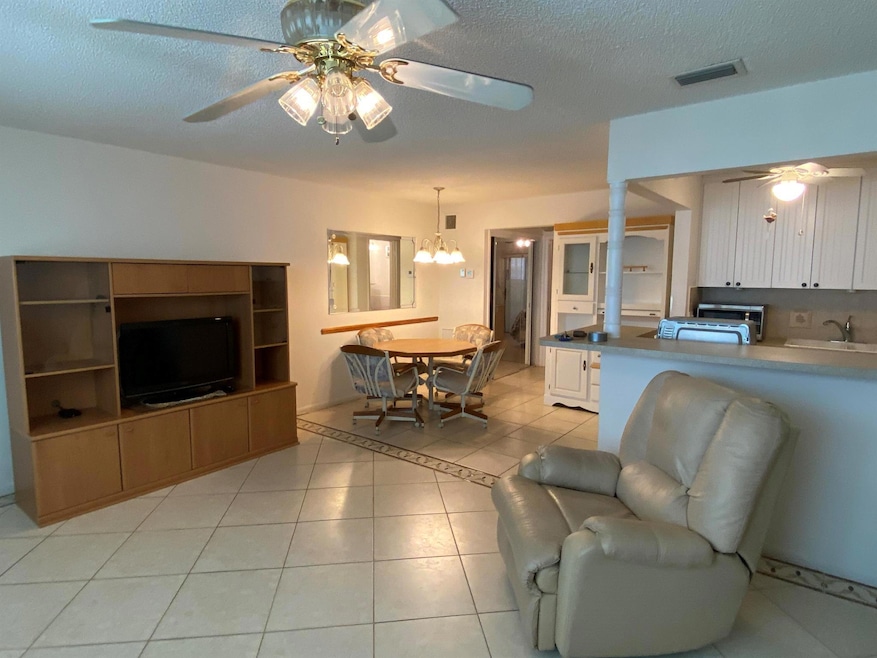 480 Horizons W unit 102, Boynton Beach, FL 33435 - photo 1